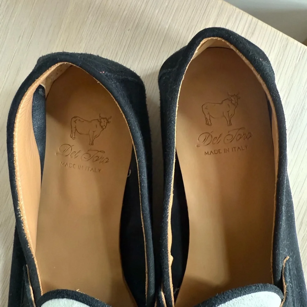 EXCELLENT CONDITION Classic Black and White Women’s Slip-On Loafers - Picture 3 of 4